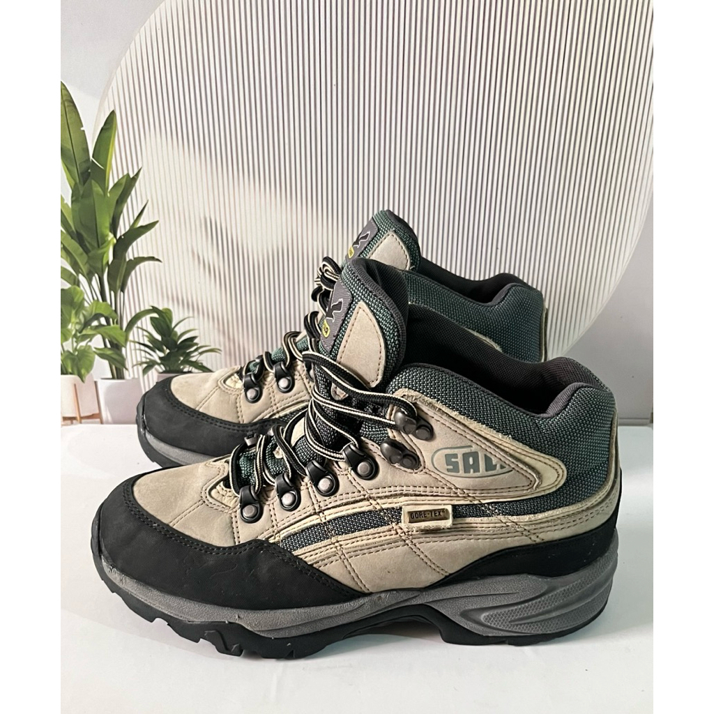 sepatu outdoor Salewa