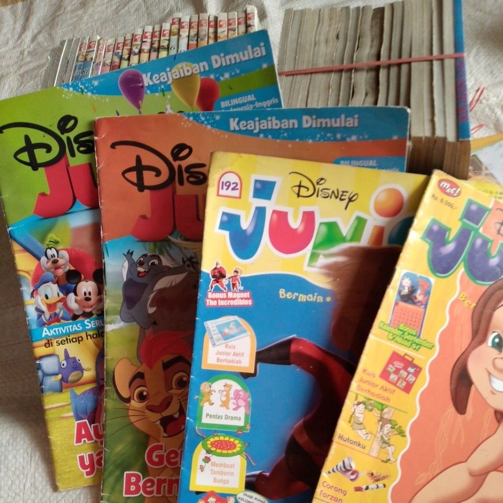 MAJALAH DISNEY JUNIOR