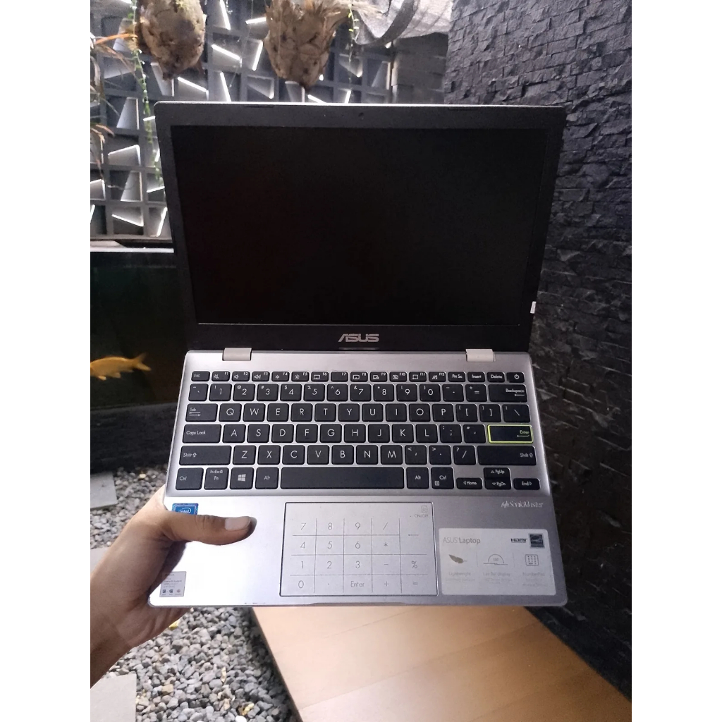 Laptop Asus VivoBook E210MA Intel Celeron N4020 Ram4gb Ssd 256Gb Cocok Untuk Editing Second Berkuali