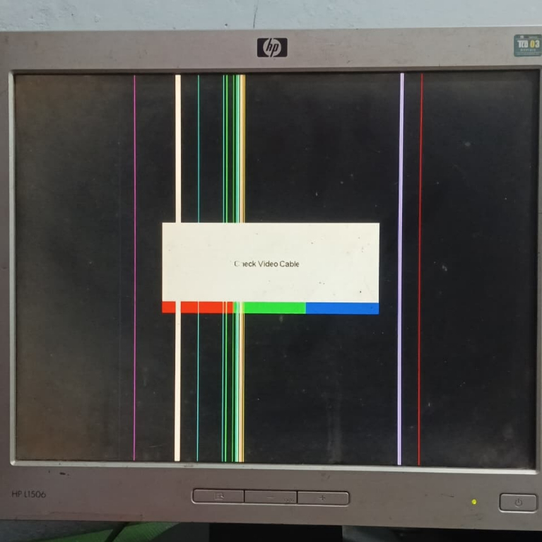 Monitor HP L1506 15 Inci Kotak - Kondisi Bekas Minus Garis Layar (Bahan Kanibalan / CCTV)