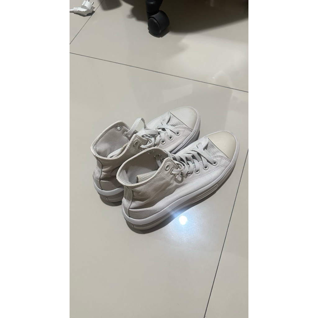 PRELOVED SEPATU CONVERSE