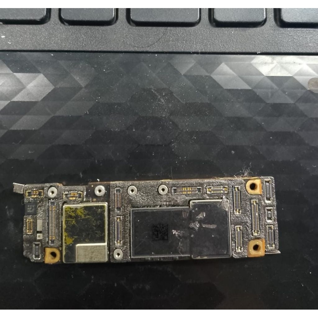 mesin iphone 11 128GB nyala tested fungsi normal bahan bypass posisi hello lock icloud