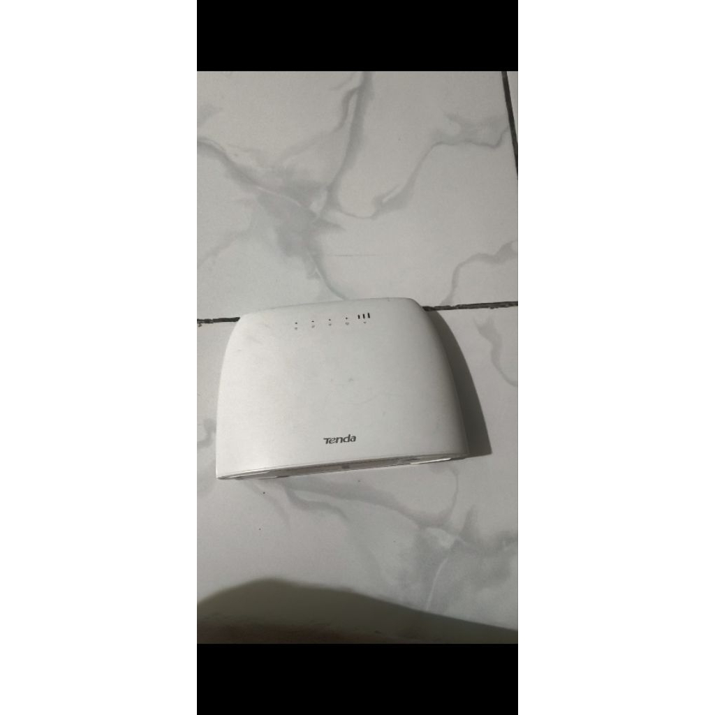 Ruter wifi Tenda 4G03 N300 Wifi4G LTE dengan slot kartu All operator SIM Card