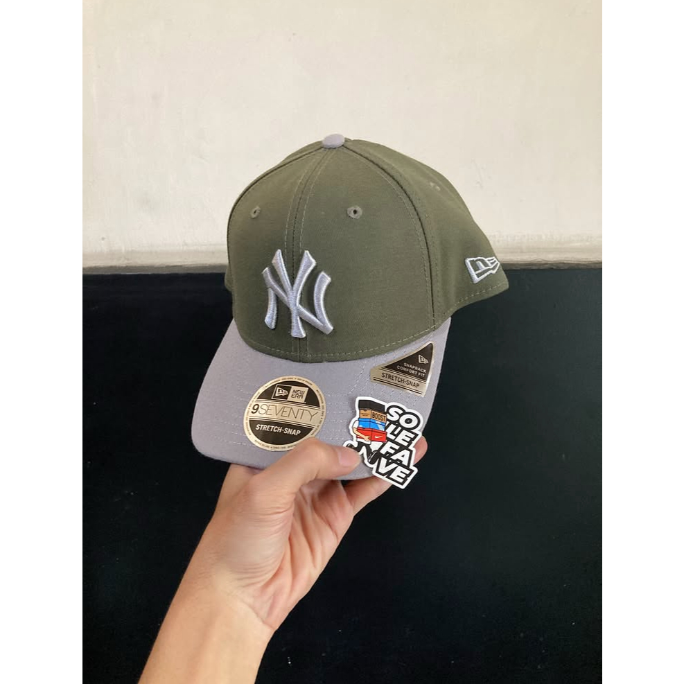 TOPI NEW ERA 970SS X MLB NY YANKEES TWO TONE OLIVE GREY SNAPBACK ORIGINAL NO BOX