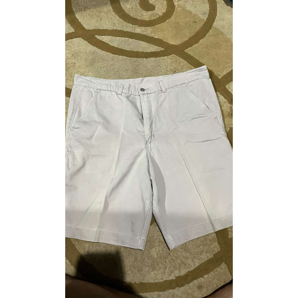 Levis Pendek Celana