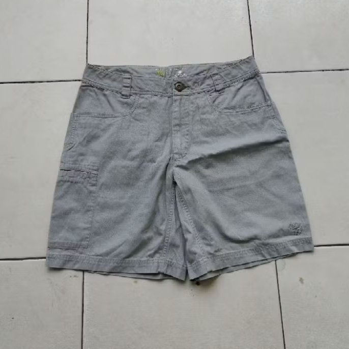 Celana pendek mountain hardware