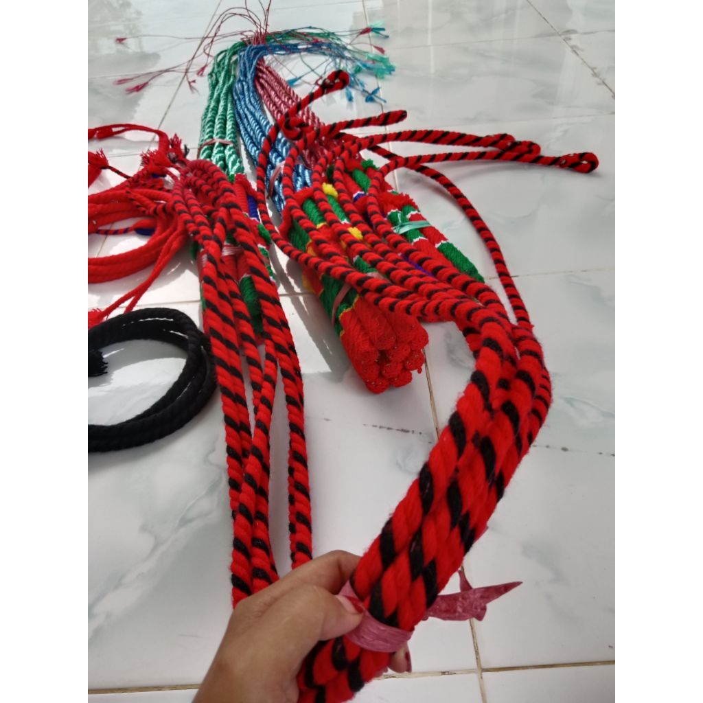 Tali keluh sapi/tongar panjang 2mtr uk 8mm warna merah hitam
