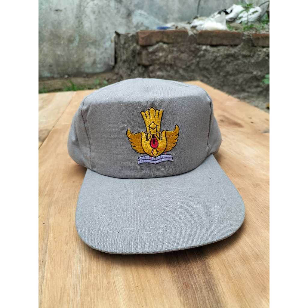 Topi SMK/SMA Logo Bordir Karet Tetrek Premium paket Dasi Topi dan Sabuk SD merah dan merah putih cew