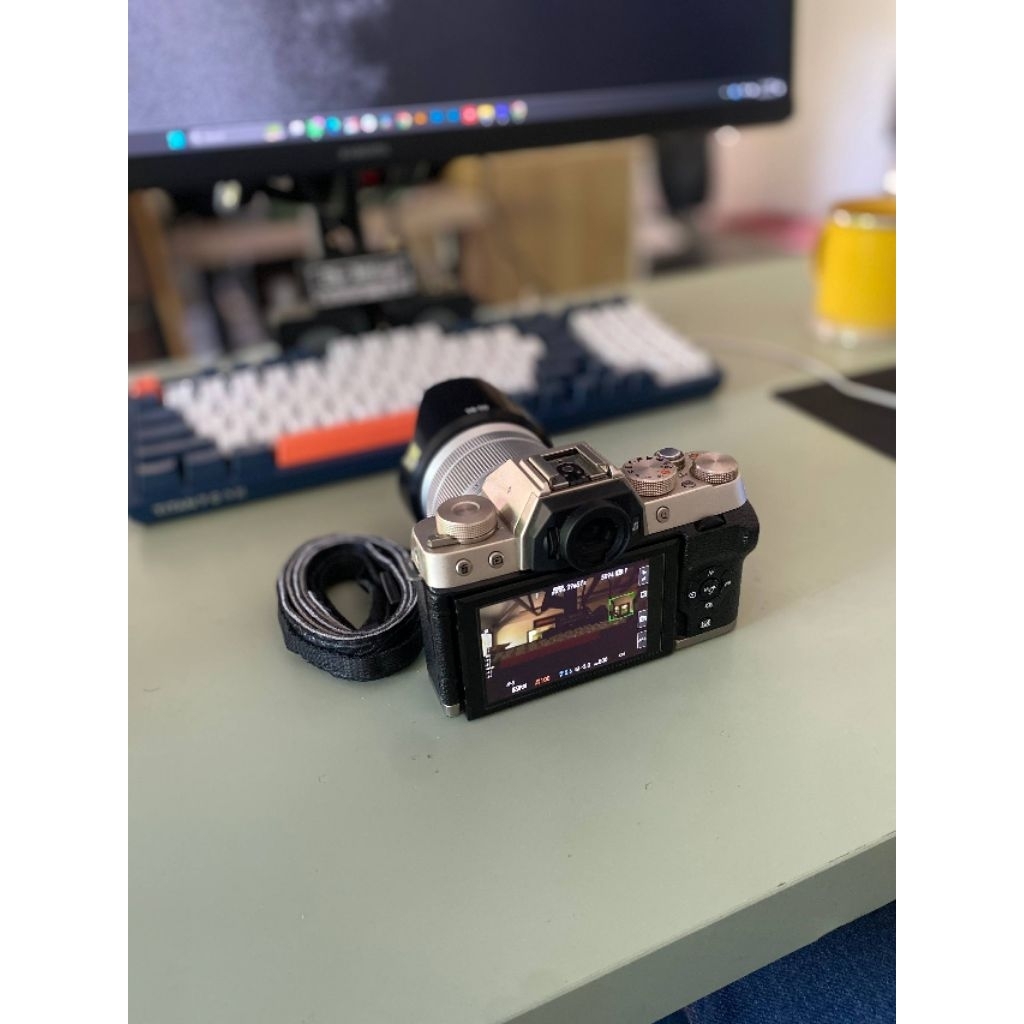 Fujifilm XT-100 Bekas