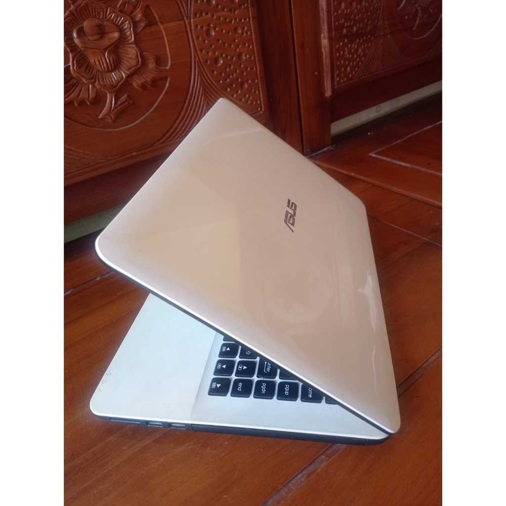 Ready Laptop ASUS A455L  Prosesor Intel Core i3 Ram 4 GB SSD 128 GB