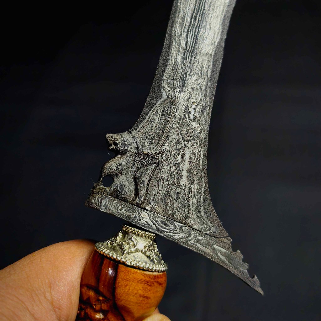 Keris Antik Patrem Singo Barong Pamor Banyu Mili