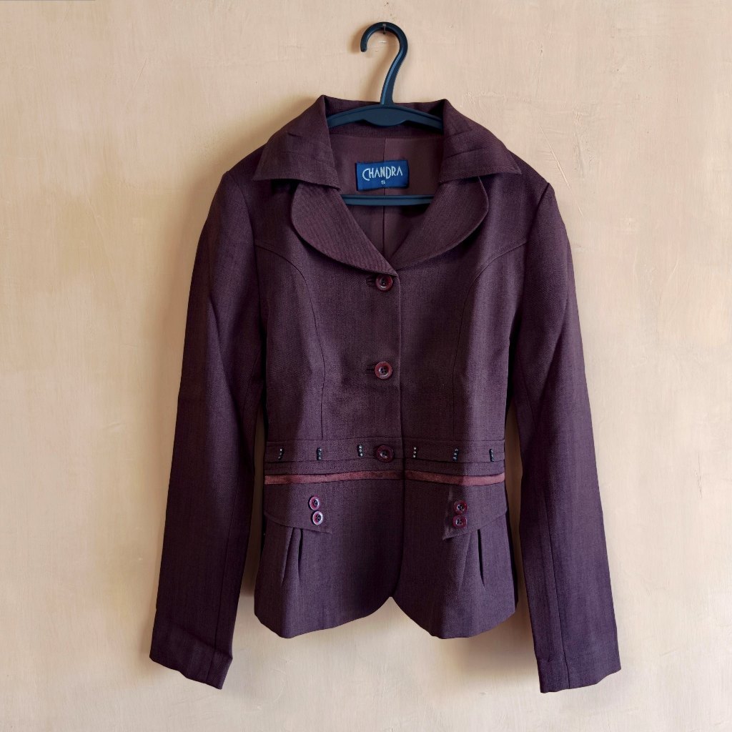 PRELOVED Baju Setelan Wanita Merk Chandra Size S – Blazer & Rok Formal Warna Maroon