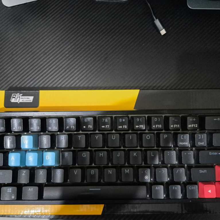 Keyboard Mekanikal royal kludge Rk-G68 3 Connection