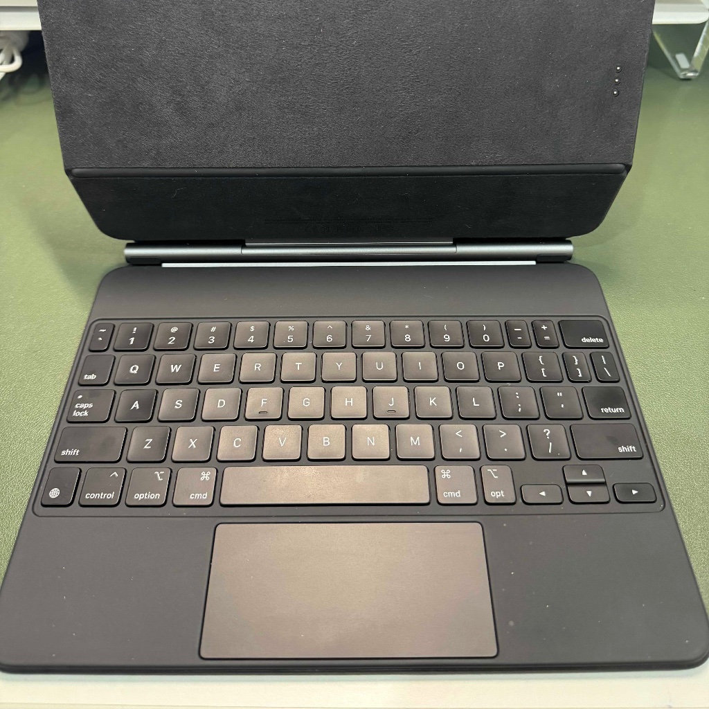 Apple Magic keyboard Untuk iPad Pro 11 & iPad Air 4, 5 Apple Original second
