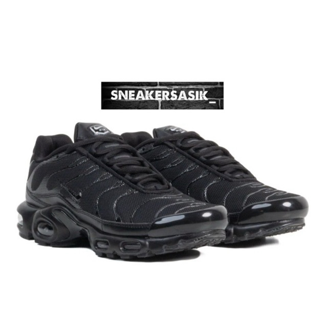 Sepatu Air Max Plus Triple Black