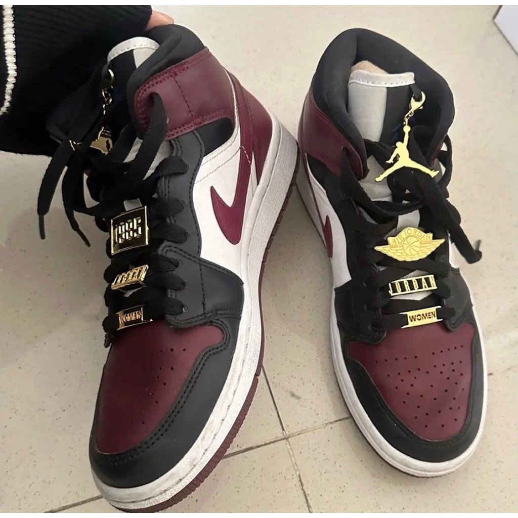 Rare Nike Air Jordan 1 Mid SE Gold Pendant Original Preloved Second Bekas