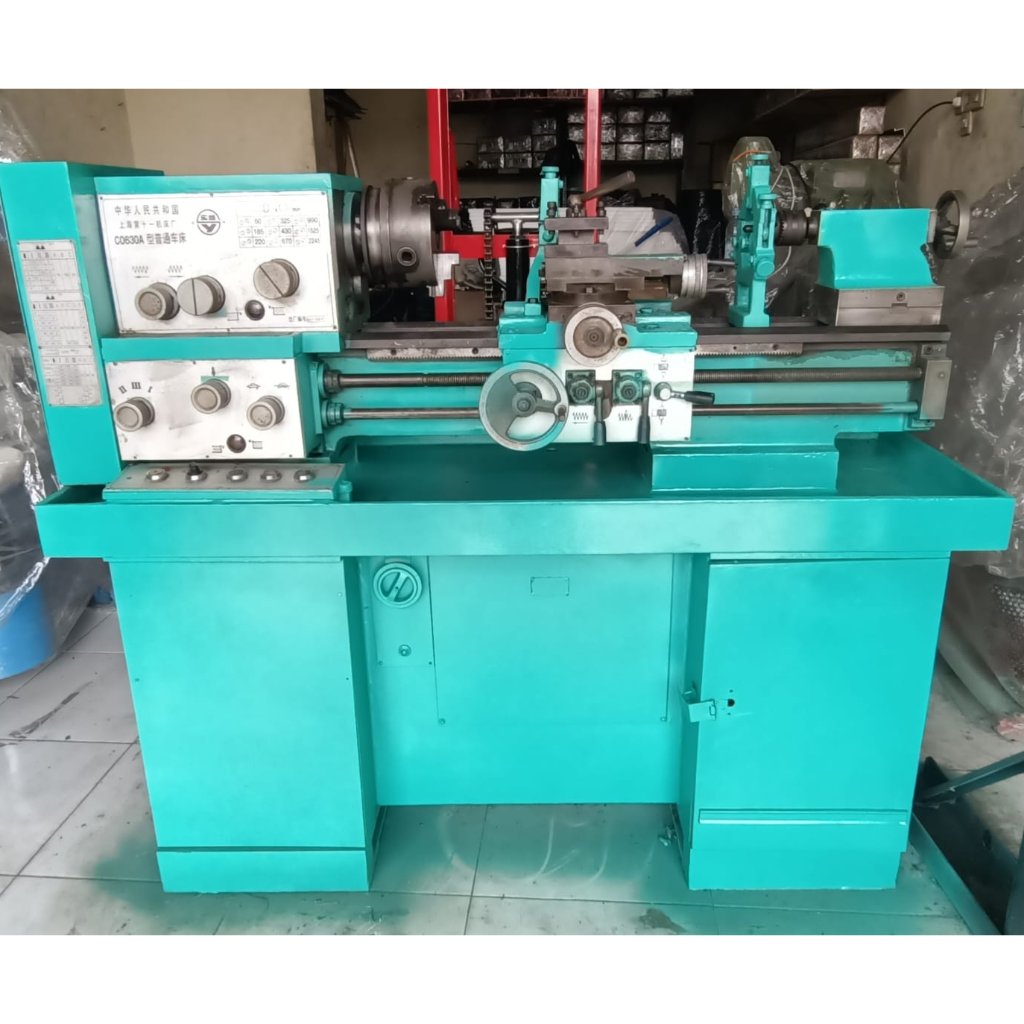 Mesin Bubut CO630A Mesin Bubut Seken Kondisi 95%