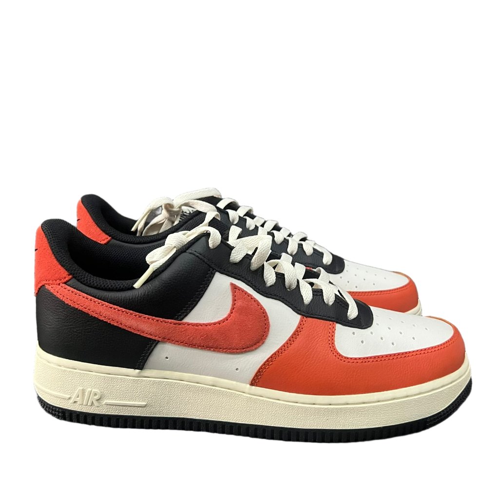 Putih-Hitam-Merah_(AF 1 VNTG Coral Phantom)