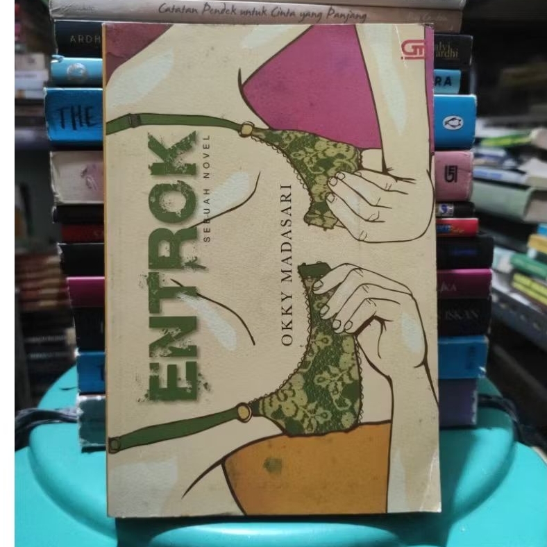 Entrok by okky madasari kondisi bekas ORIGINAL