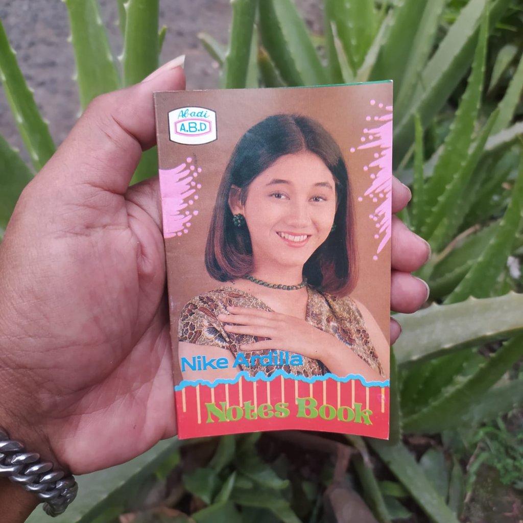 [ SATUAN ] NOTES BOOK JADUL GAMBAR ARTIS NIKE ARDILLA LAWAS ASLI BUKU SAKU JADUL