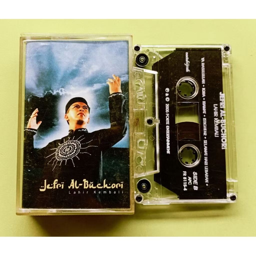Kaset pita : Alm ust Jefri Al Buchori.