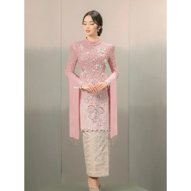 Sewa Kebaya Ivory Studio RTW - Anyaman Hikayat | Kisah Putri Mandalika Kebaya in Ombre Dusty Pink