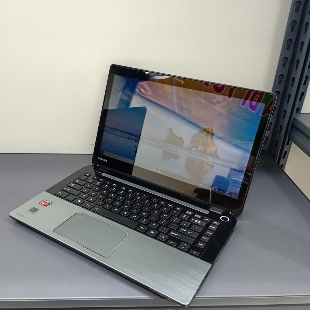 Laptop Leptop Toshiba  s40dt-a Amd a4-5000 Rqm 4gb Hdd 500 gb 14 inc Touchscreen Generasi Baru Windo