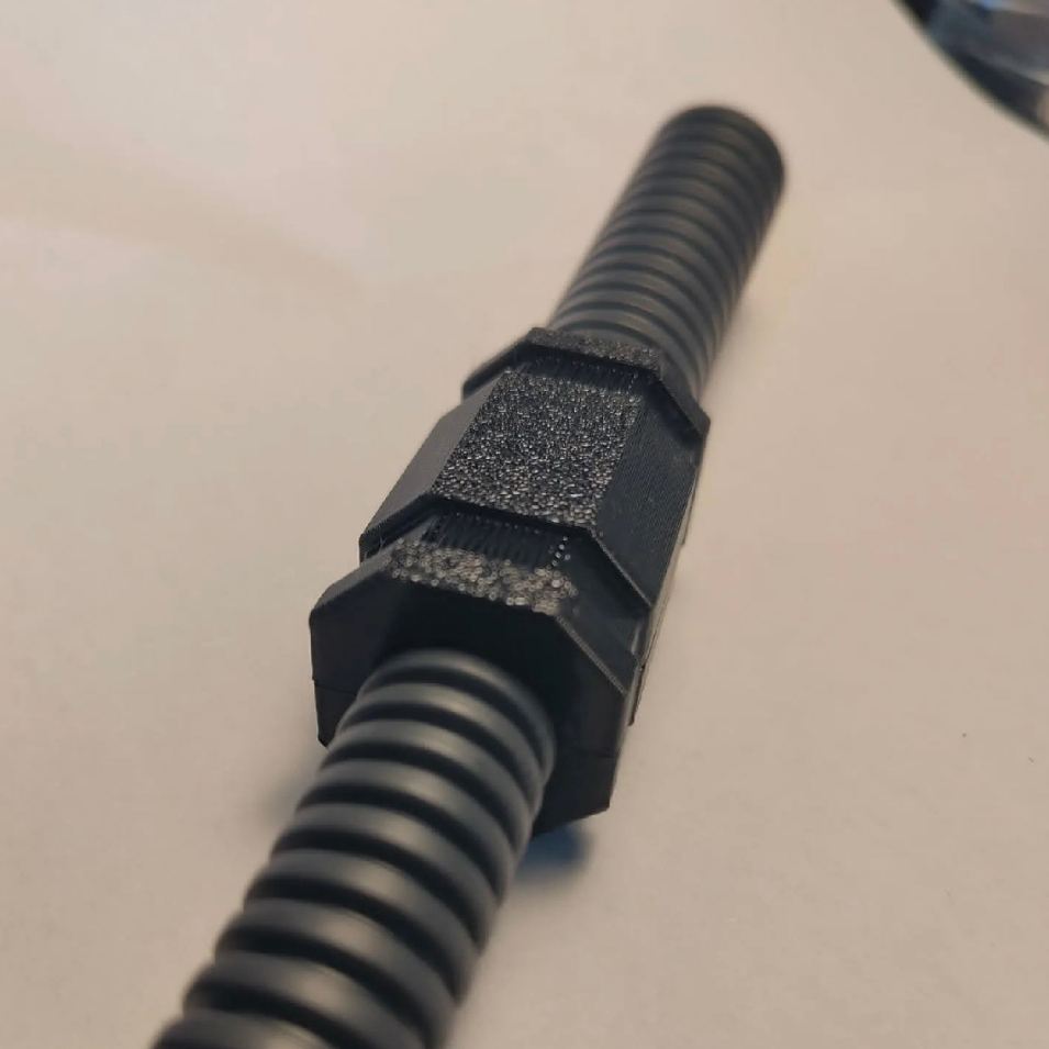Sambungan Pipa conduit 16mm 16mm to 16mm Flexible Conduit Connector