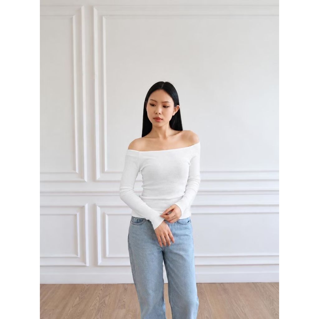 Nova Knit Top / Off shoulder knit