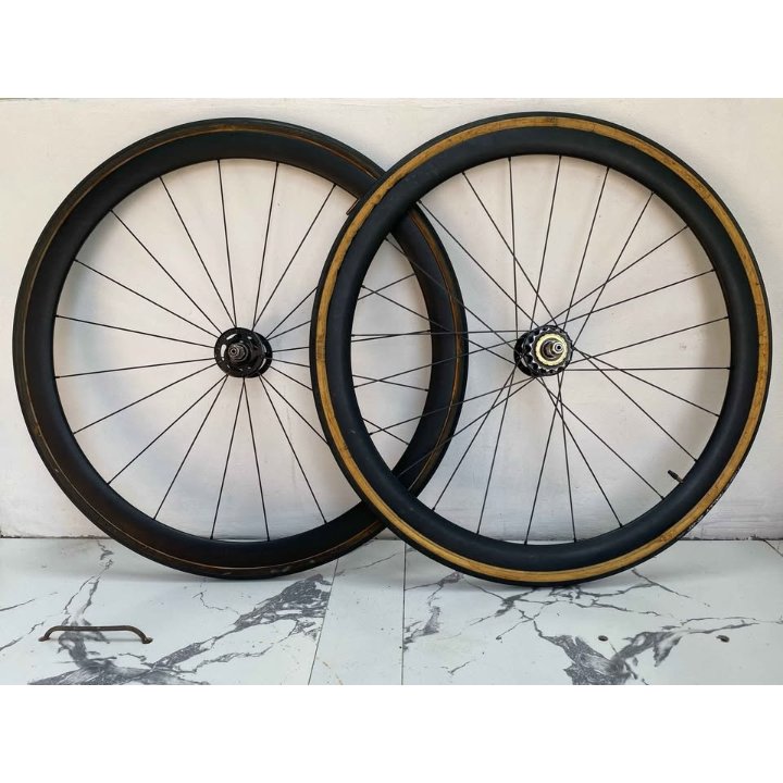 Wheelset carbon 40 mm, hub Novatech 20/24 hole include cog Dura Ace 15T NJS, Lockring Sakra & ban