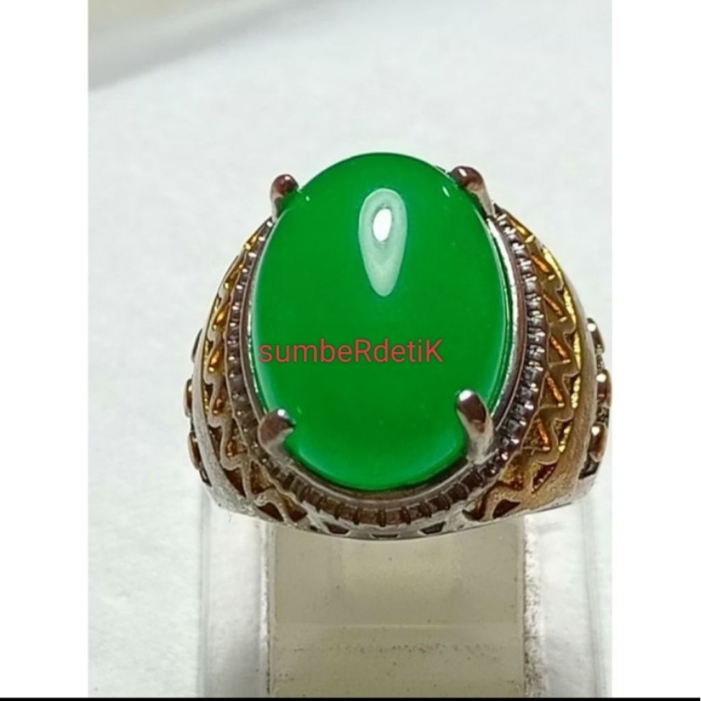 Batu cincin giok hijau