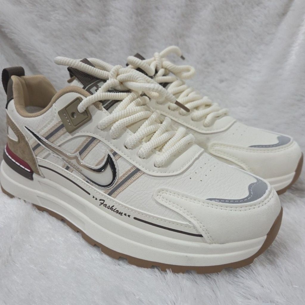 Sepatu sports sneakers dewasa laki laki 7611