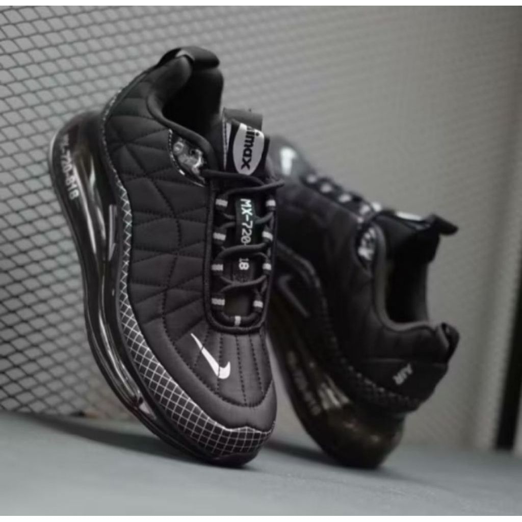 Sepatu Nike Airmax 720 818 Black White