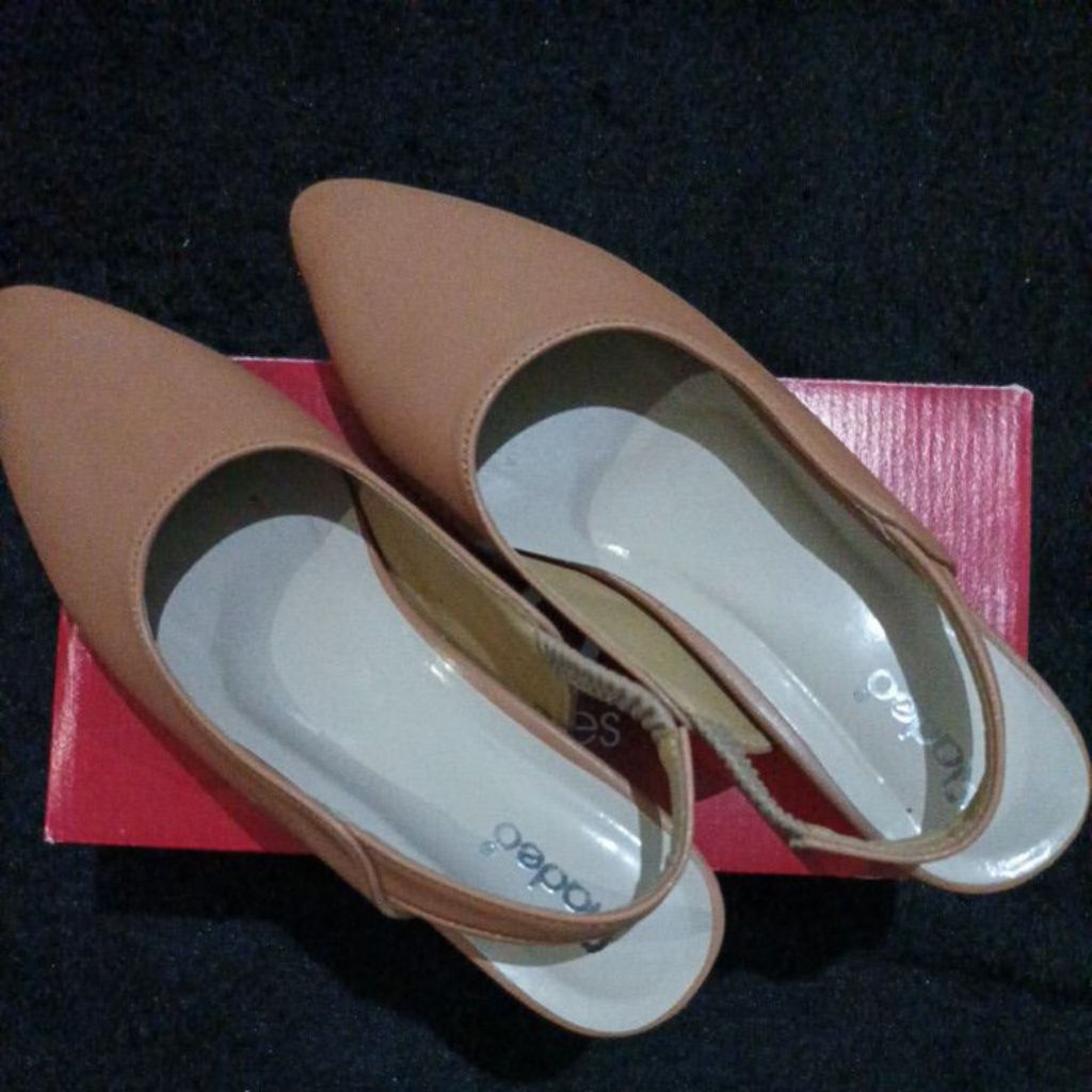 sandal fladeo_preloved