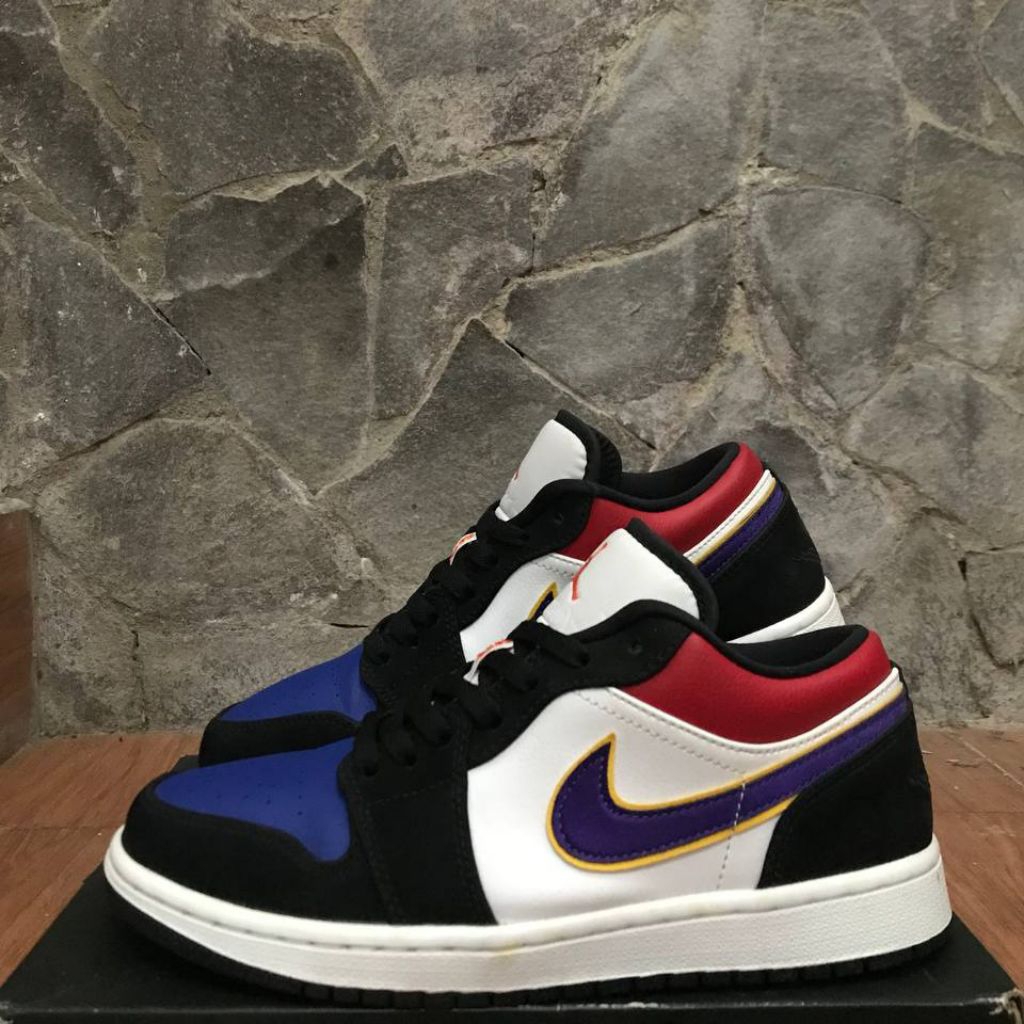 Air Jordan 1 Low Lakers