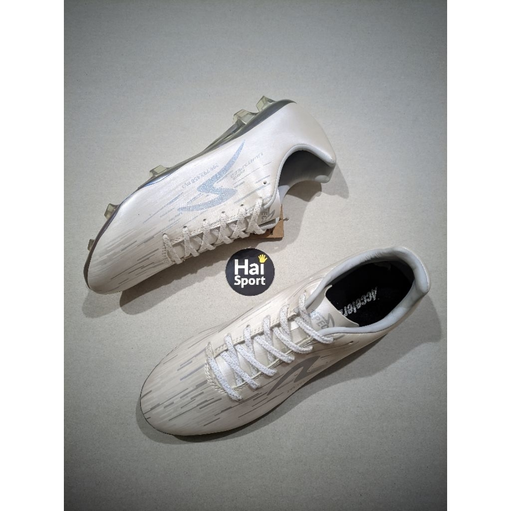 Sepatu bola Specs Lightspeed