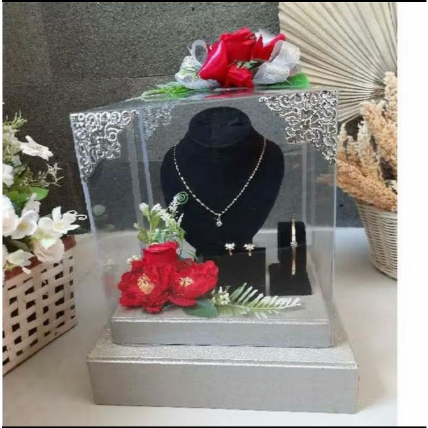 

Kotak Lamaran Untuk Seserahan Pernikahan