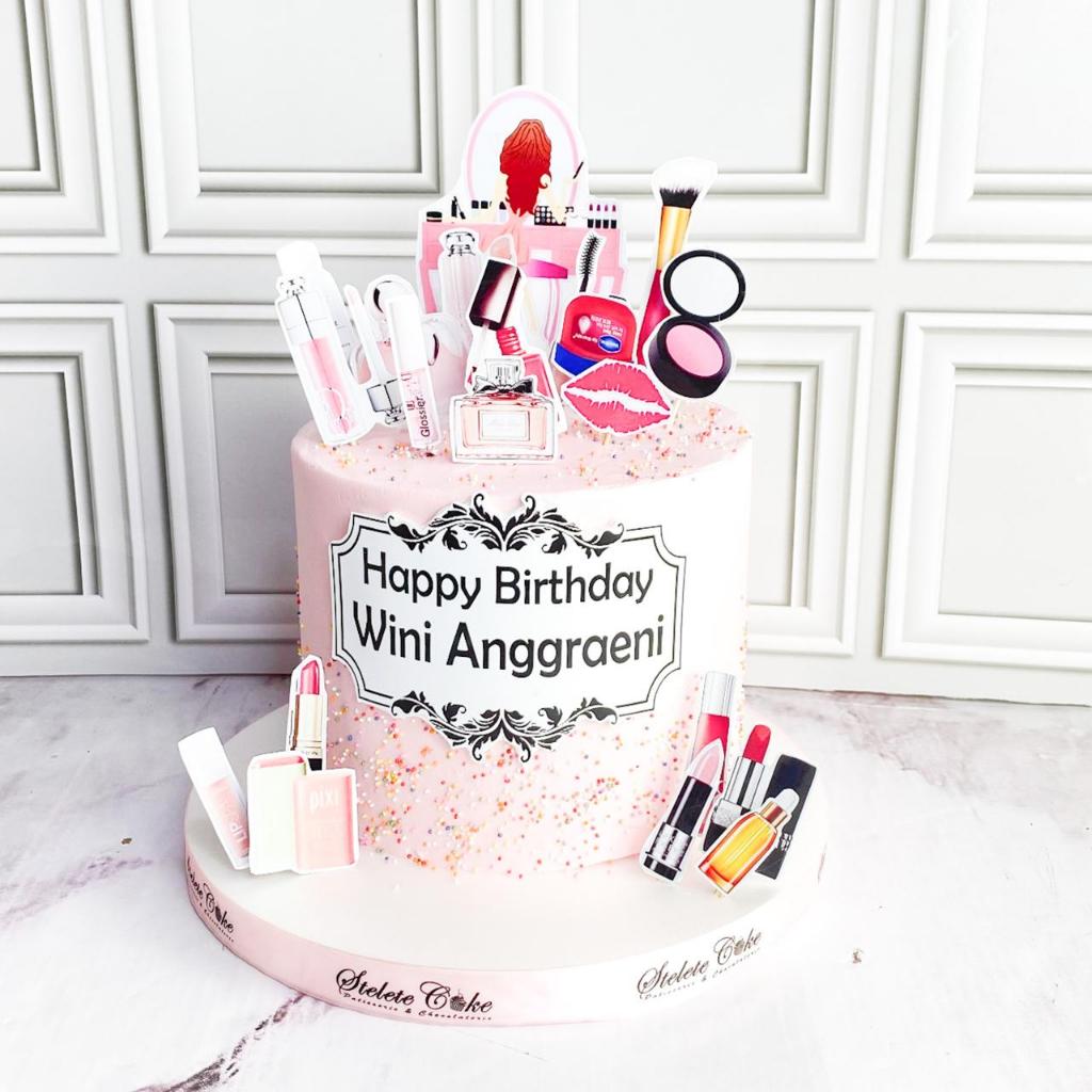 

Kue Ulang Tahun/Birthday Cake/Kue ultah Make Up/Make Up Cake/Kue Birthday Jakarta
