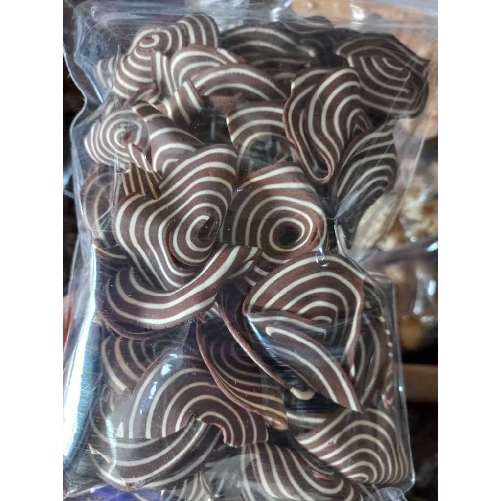 

Snack makanan ringan kuping gajah