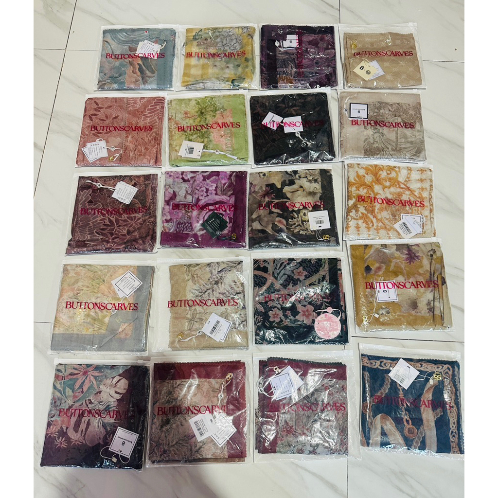 Buttonscarves New As Is Warehouse sale Buttonscarves Scraf As Is