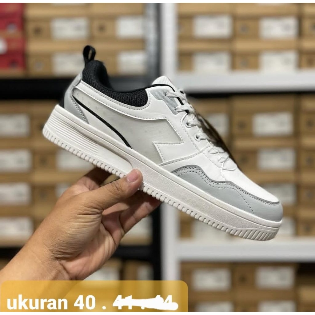 sepatu sport runing olahraga original putih polos diadora ori