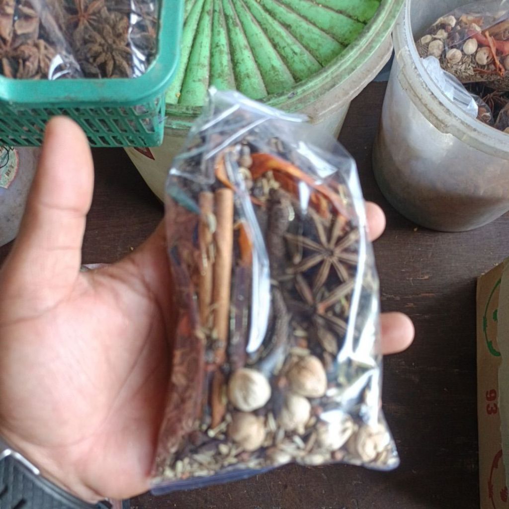 

Minuman bandrek rempah medan