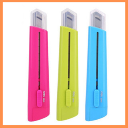 

DELI Cutter besar SK5 warna E2040