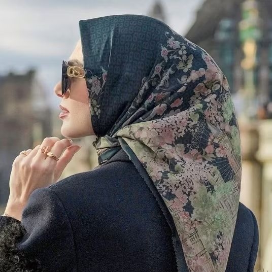 British Midnight Buttonscarves