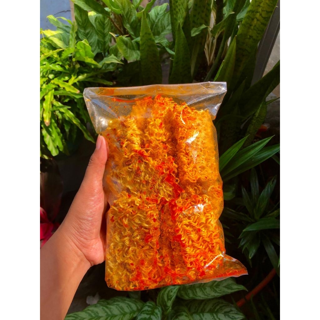 

Terlaris No.1 Mie kering kemasan 250gram rasa pedas renyahh