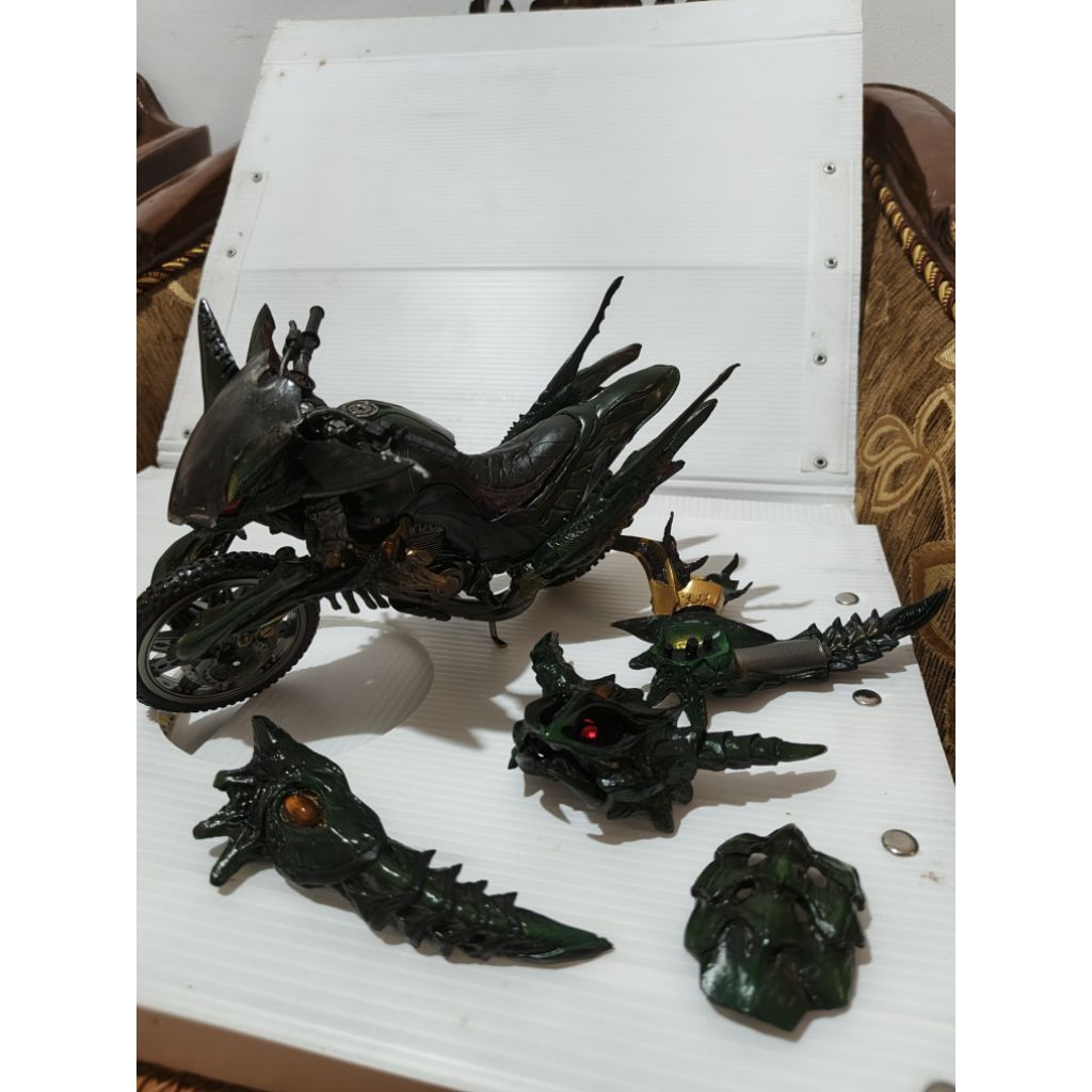 SIC dark Hopper dan Gills Raider