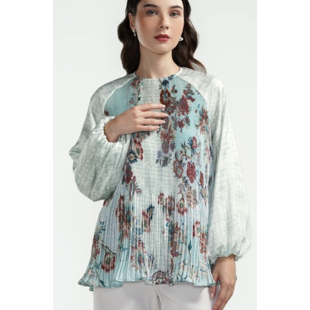 Benang Jarum Festive Finesse Pleated Blouse - Mint