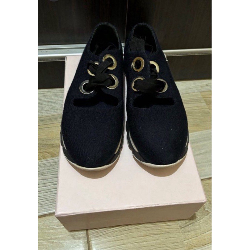 Sepatu Marni