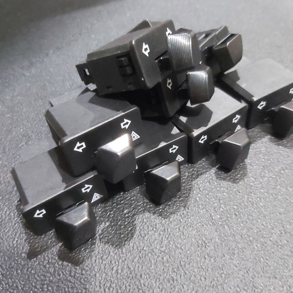 grosir saklar sen hazard kecil 30mm universal motor