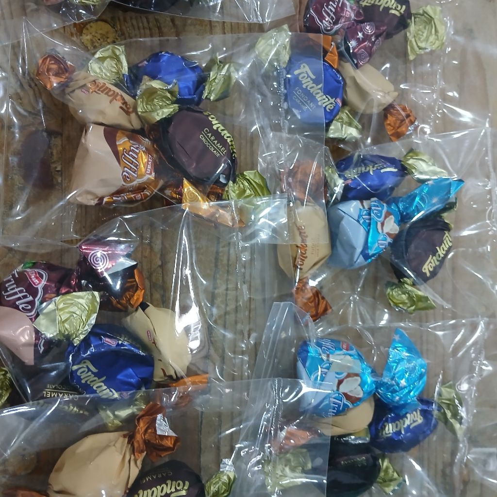 

PROMO COKLAT TURKI ISI 4 PCS CAMPUR RASA CUMN 5.000 RB